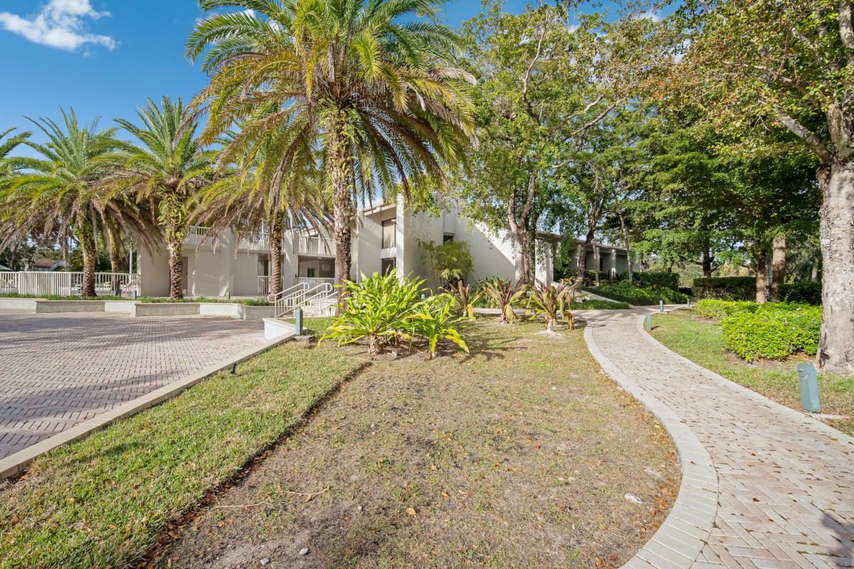 Sabal Chase Homeowners Association > Sabal Chase > About us